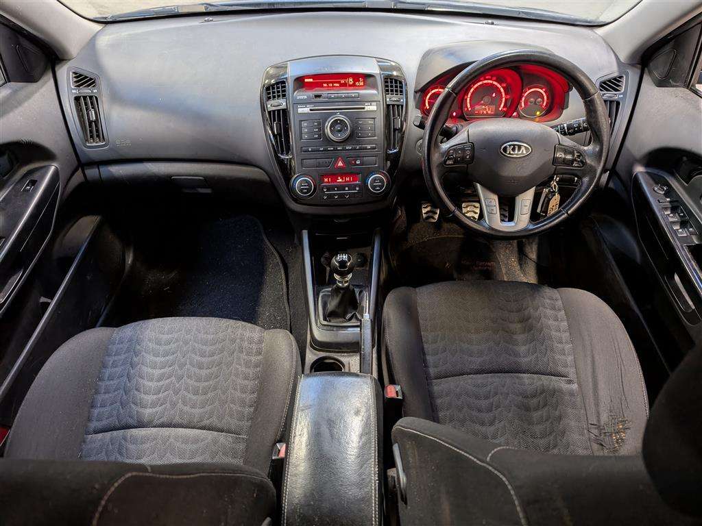<p>2012 KIA CEED 3 CRDI</p>