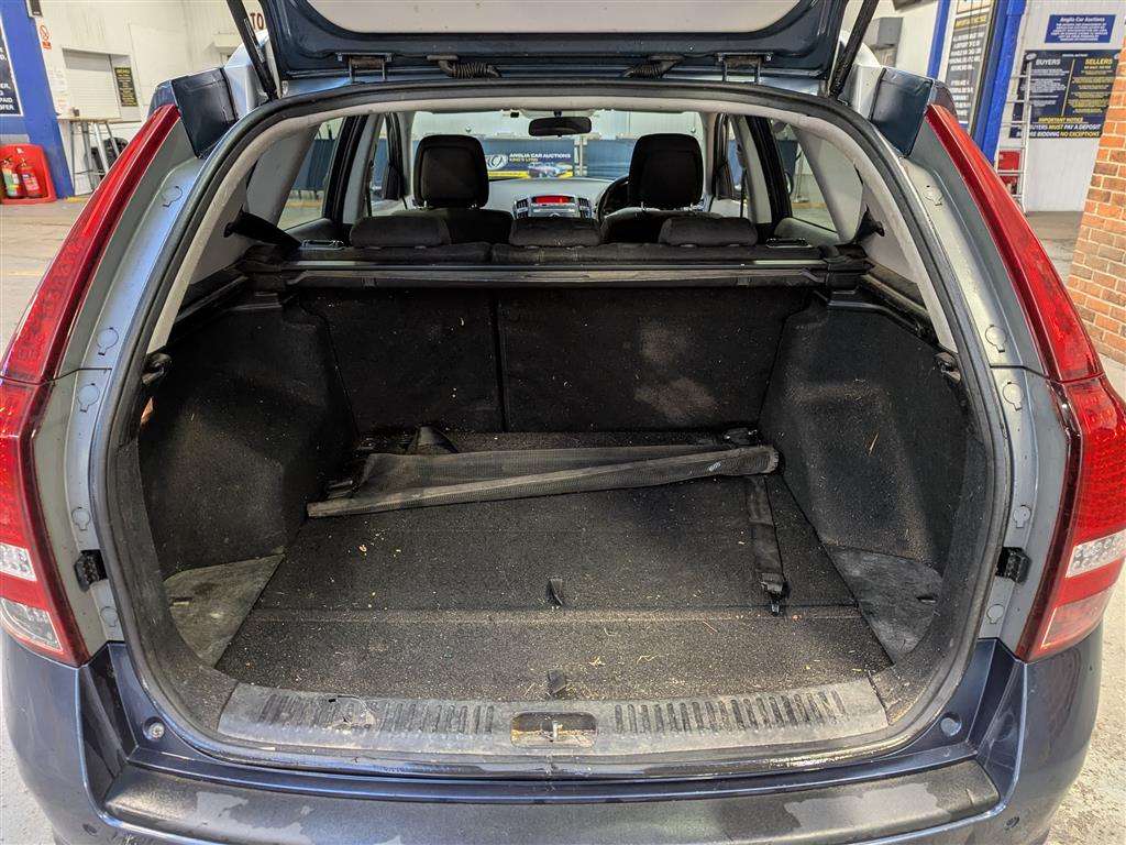 <p>2012 KIA CEED 3 CRDI</p>