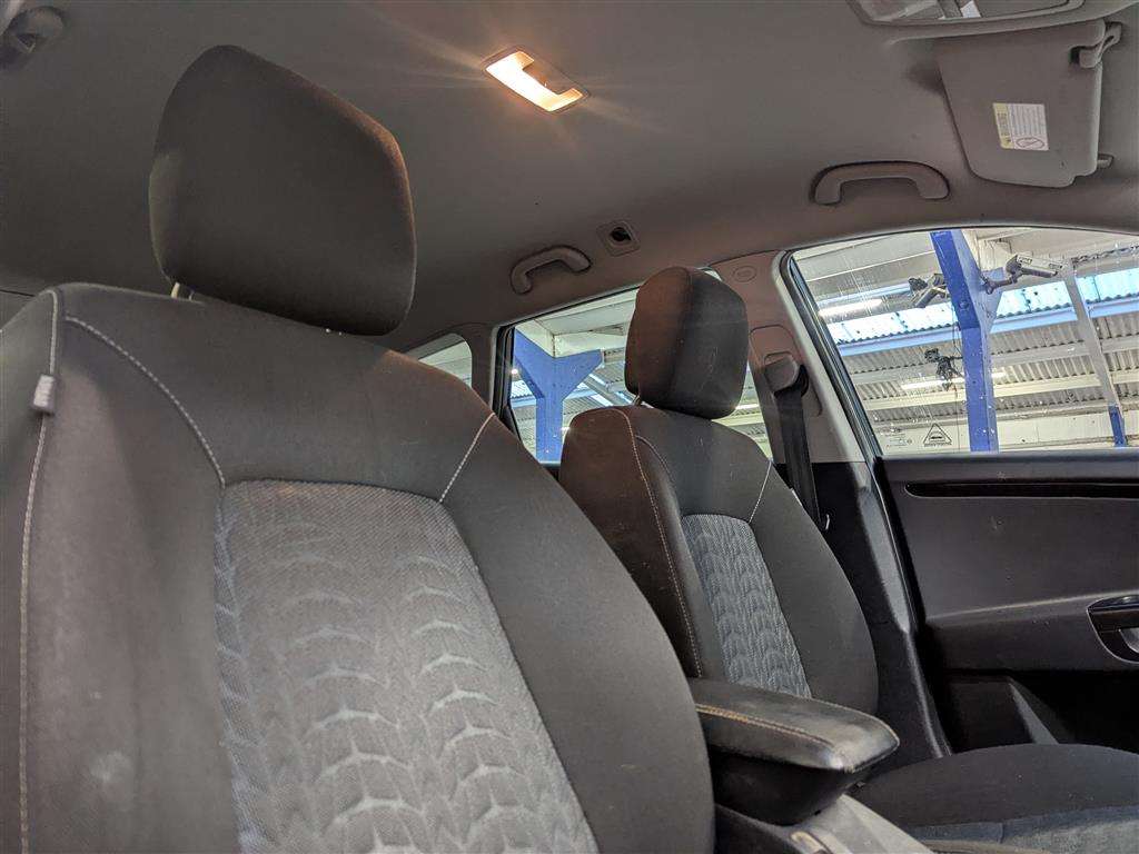 <p>2012 KIA CEED 3 CRDI</p>