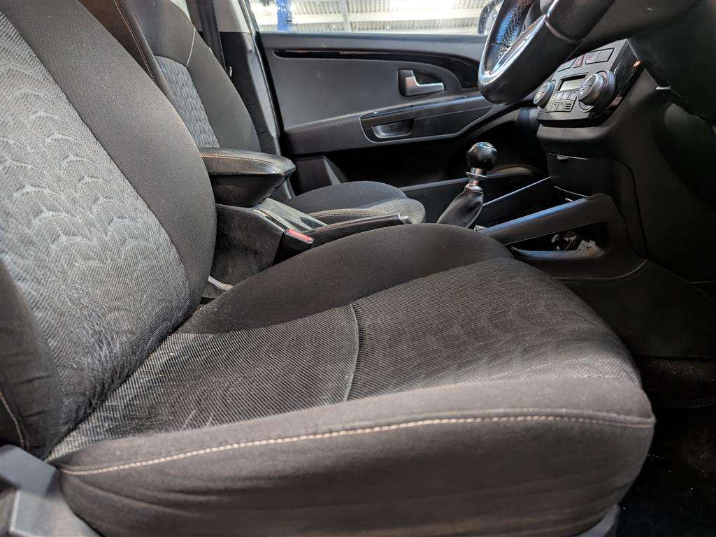 <p>2012 KIA CEED 3 CRDI</p>