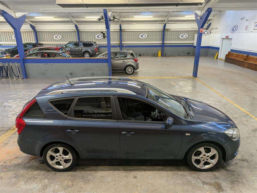 <p>2012 KIA CEED 3 CRDI</p>