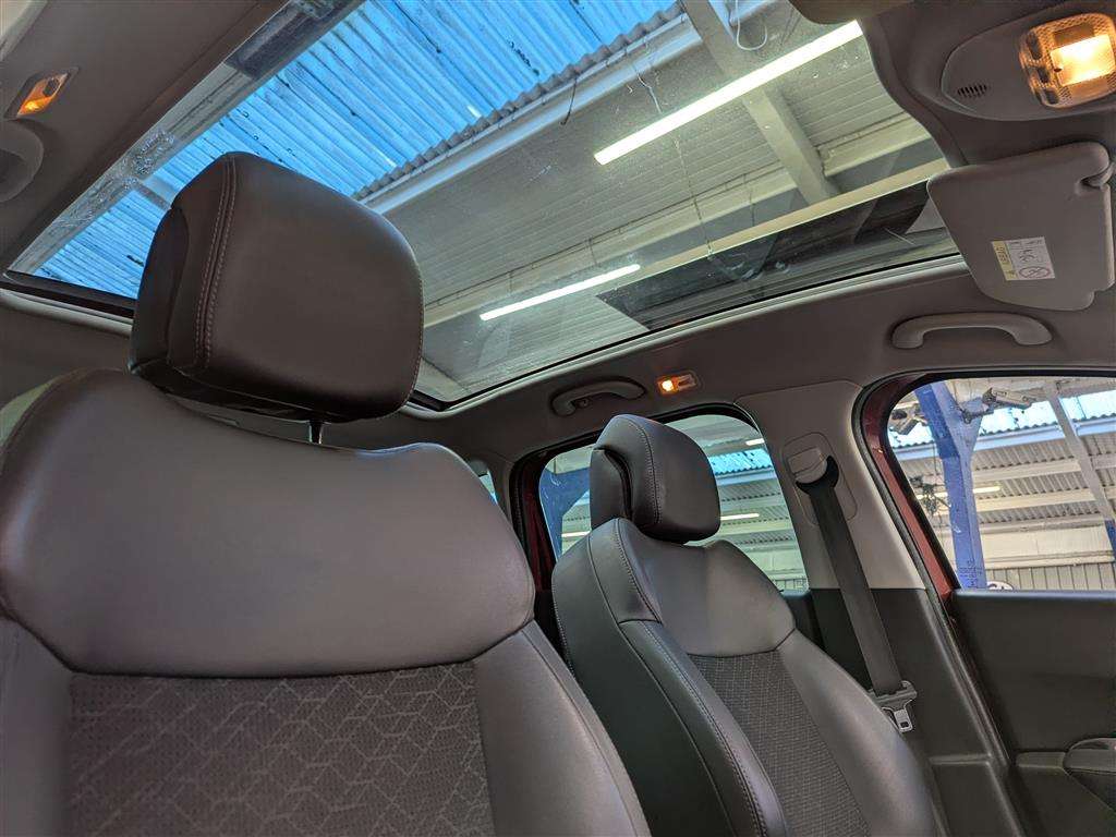 <p>2015 PEUGEOT 3008 ALLURE BLUE HDI S/S</p>