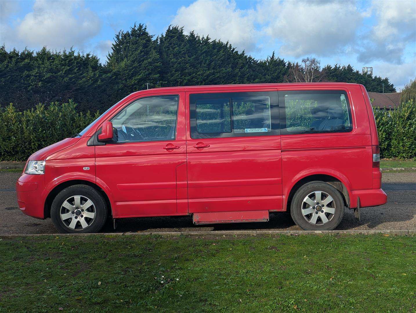 <p>2005 VOLKSWAGEN CARAVELLE SE TDI 130 AUTO W.A.V.</p>