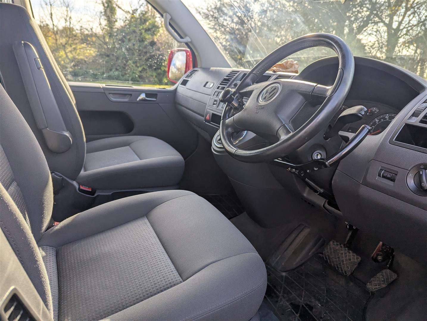 <p>2005 VOLKSWAGEN CARAVELLE SE TDI 130 AUTO W.A.V.</p>