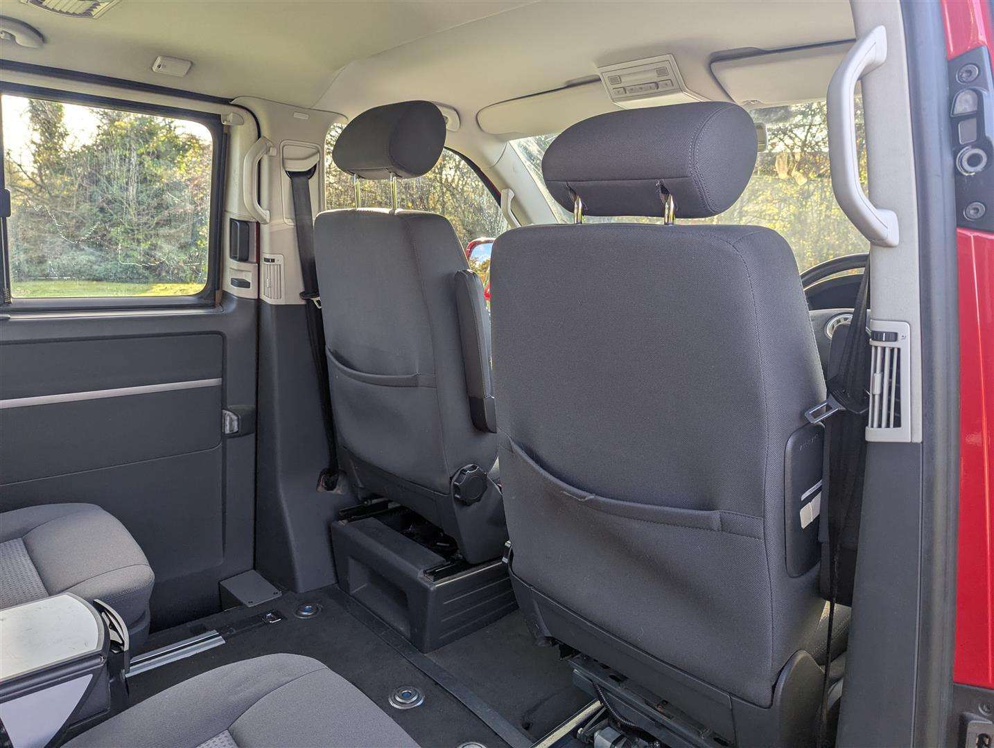 <p>2005 VOLKSWAGEN CARAVELLE SE TDI 130 AUTO W.A.V.</p>