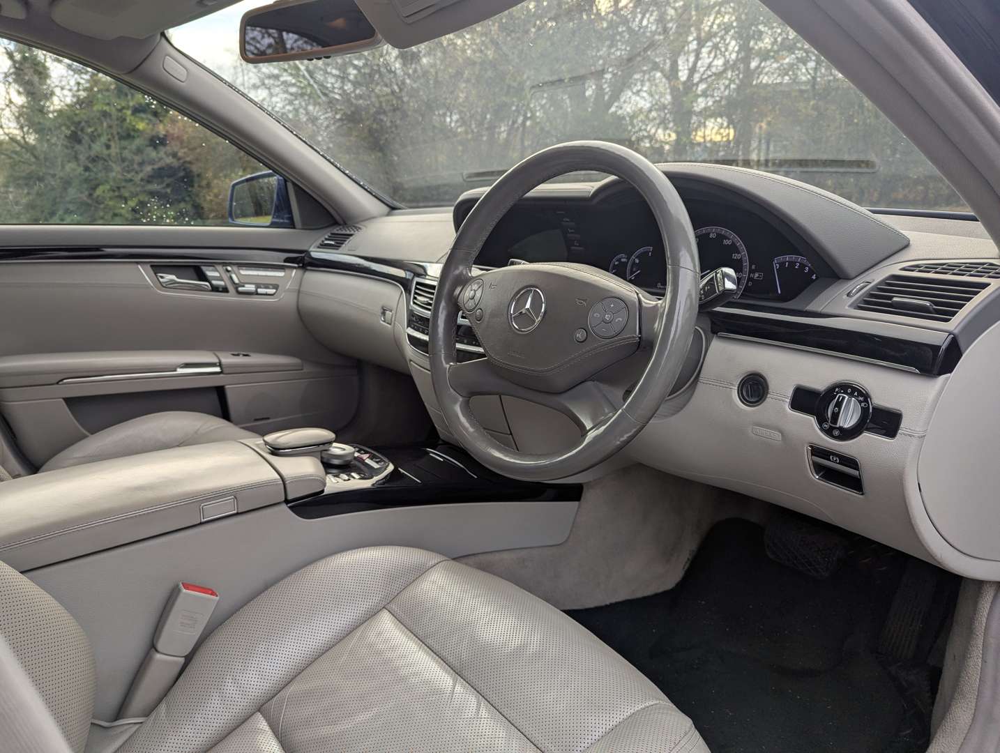 <p>2012 MERCEDES-BENZ S500 L AUTO</p>