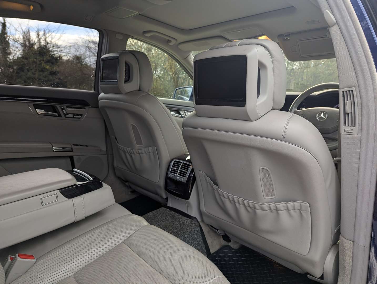 <p>2012 MERCEDES-BENZ S500 L AUTO</p>