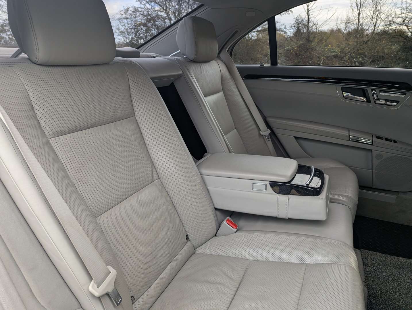 <p>2012 MERCEDES-BENZ S500 L AUTO</p>