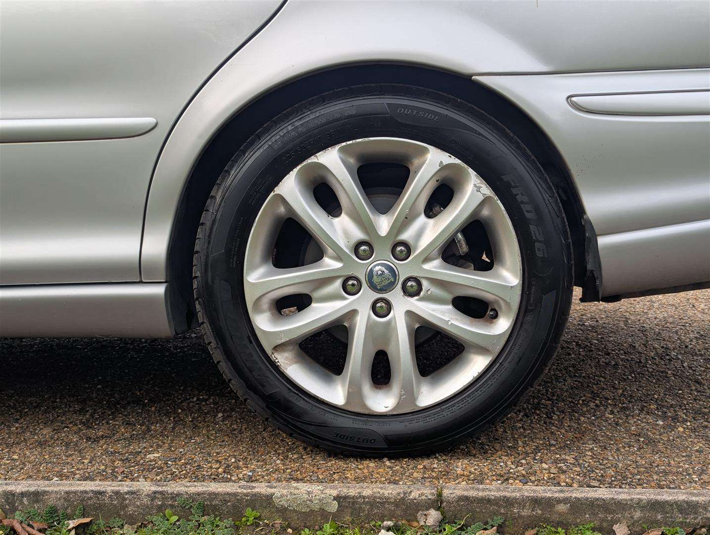 <p>2001 JAGUAR X-TYPE V6 SPORT AUTO</p>