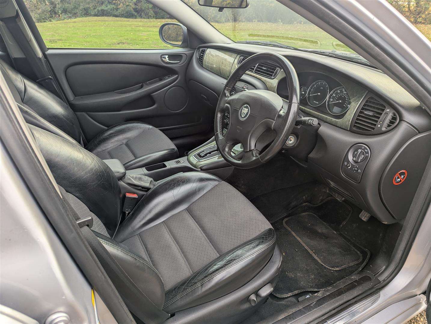 <p>2001 JAGUAR X-TYPE V6 SPORT AUTO</p>