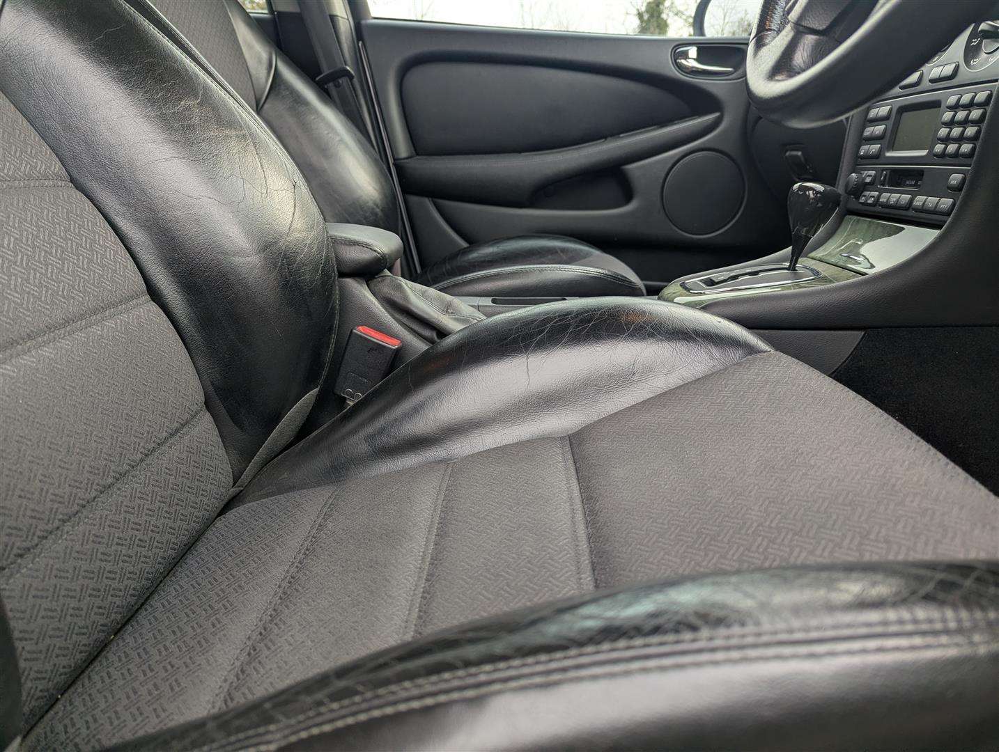 <p>2001 JAGUAR X-TYPE V6 SPORT AUTO</p>