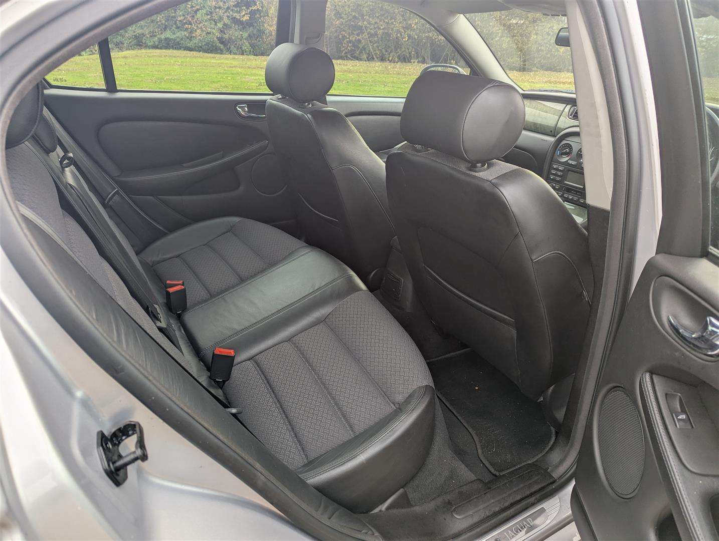 <p>2001 JAGUAR X-TYPE V6 SPORT AUTO</p>