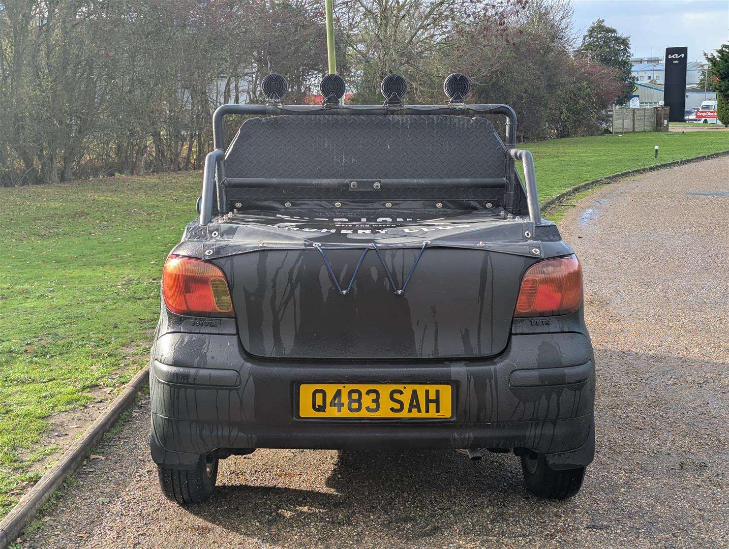 <p>TOYOTA YARIS PICK UP</p>