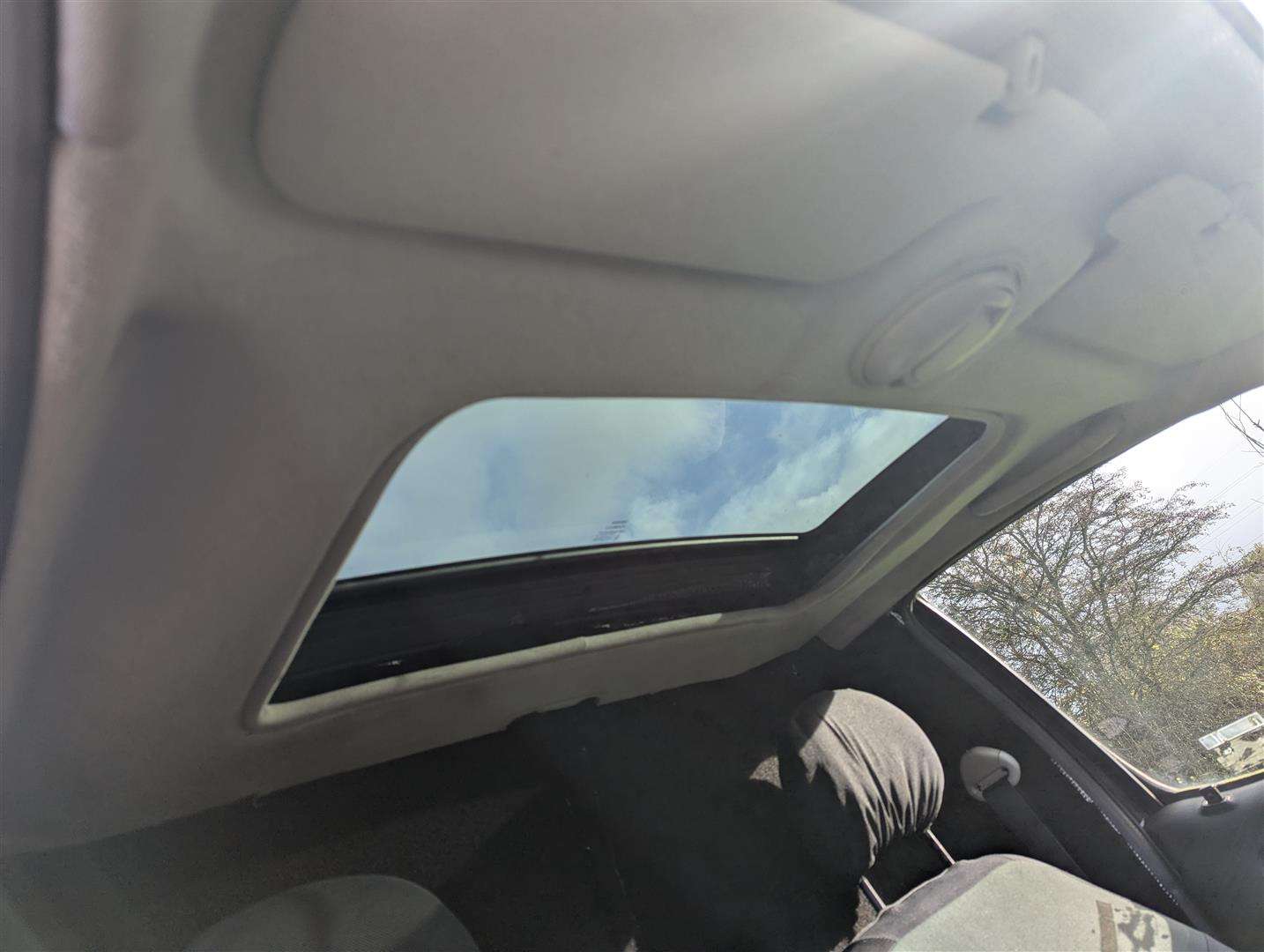 <p>TOYOTA YARIS PICK UP</p>