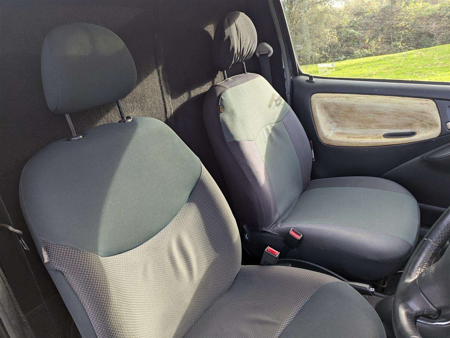 <p>TOYOTA YARIS PICK UP</p>