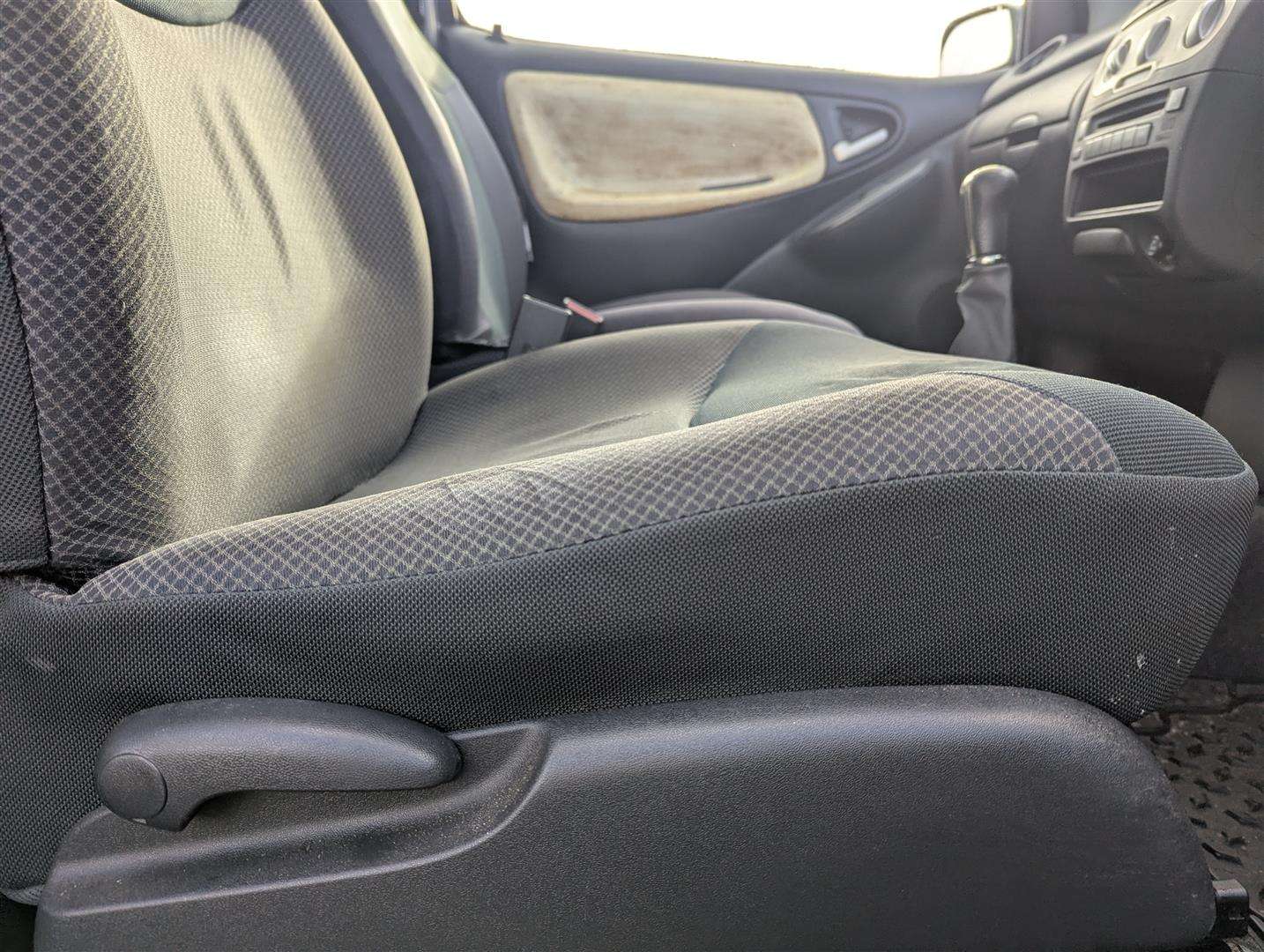 <p>TOYOTA YARIS PICK UP</p>