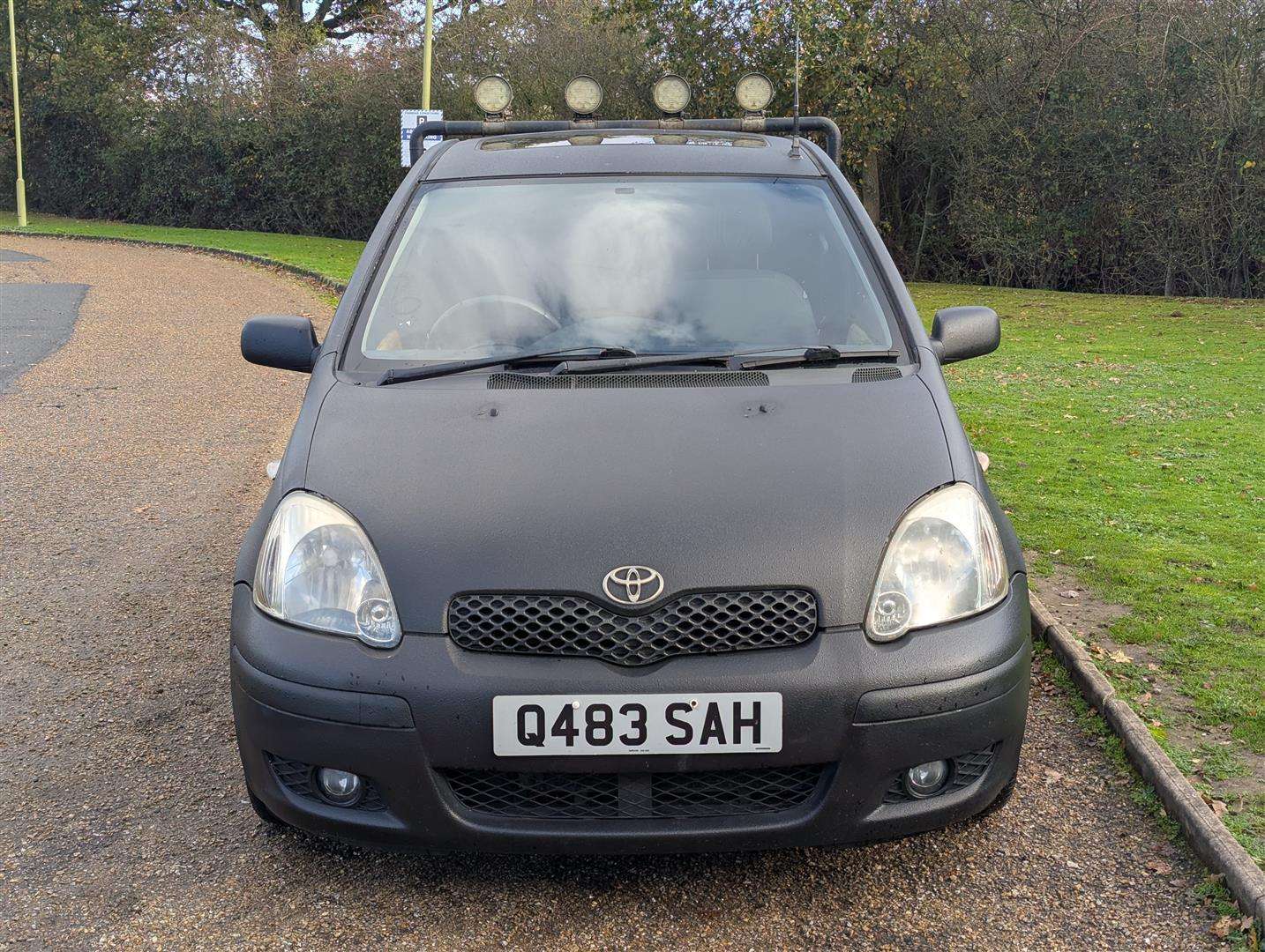 <p>TOYOTA YARIS PICK UP</p>