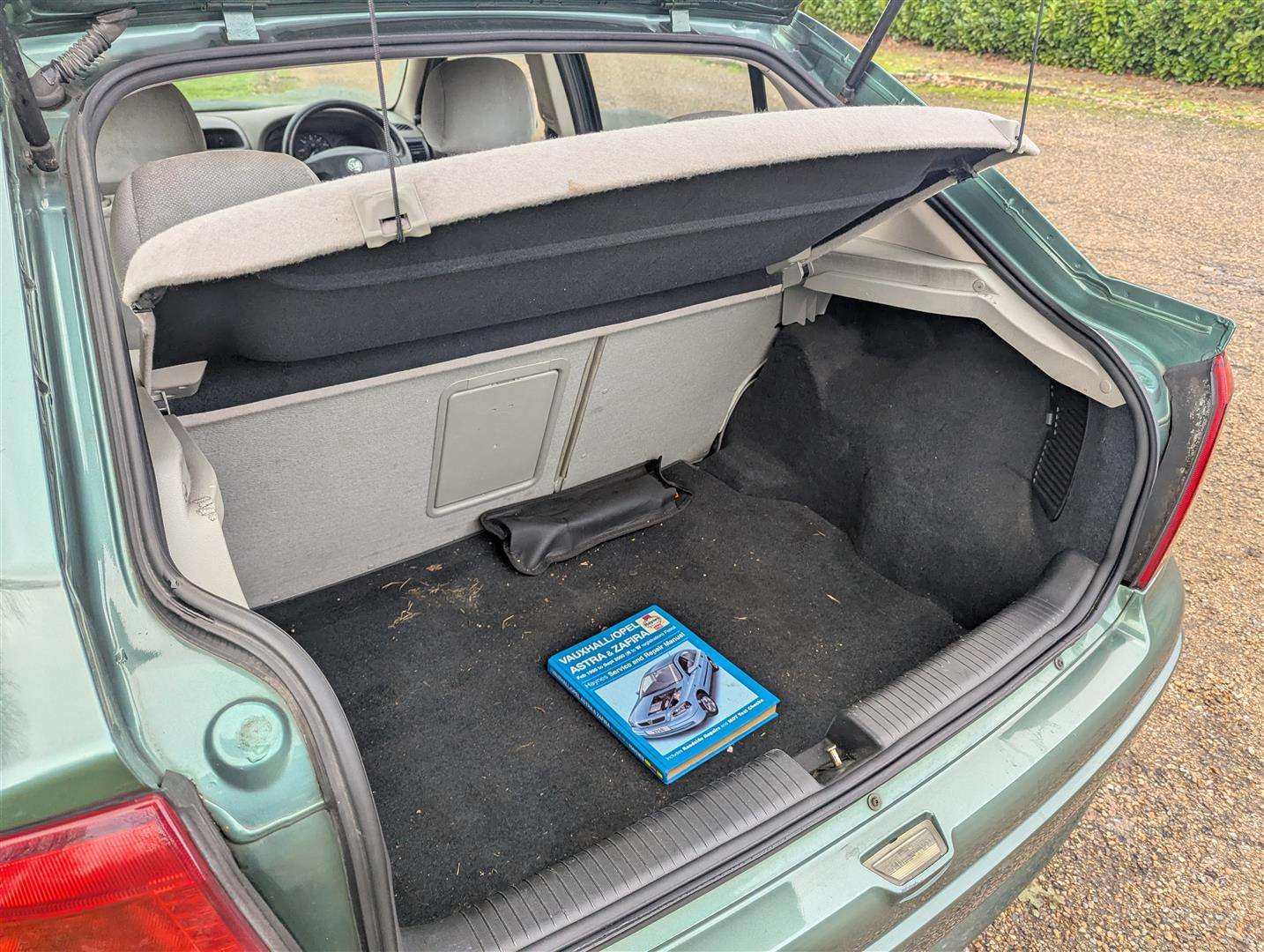 <p>1999 VAUXHALL ASTRA CLUB AUTO</p>