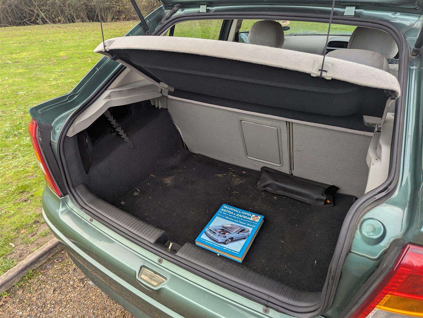 <p>1999 VAUXHALL ASTRA CLUB AUTO</p>