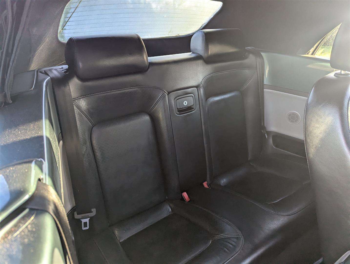 <p>2003 VOLKSWAGEN BEETLE CABRIOLET</p>