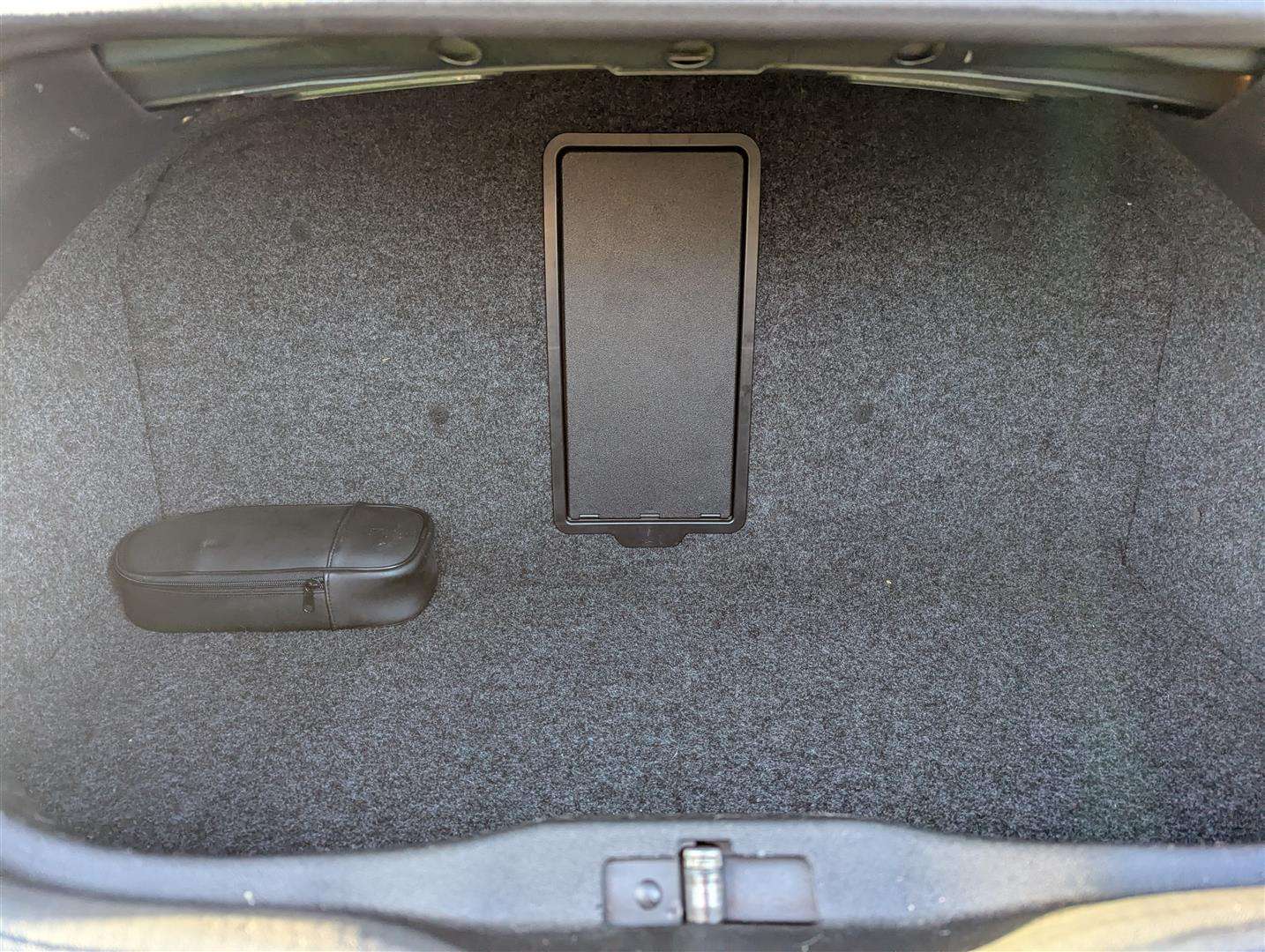 <p>2003 VOLKSWAGEN BEETLE CABRIOLET</p>