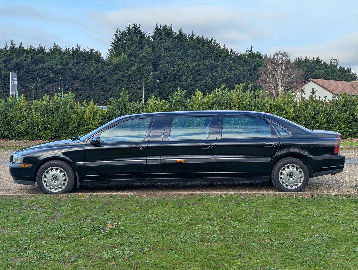 <p>2002 VOLVO S80</p>