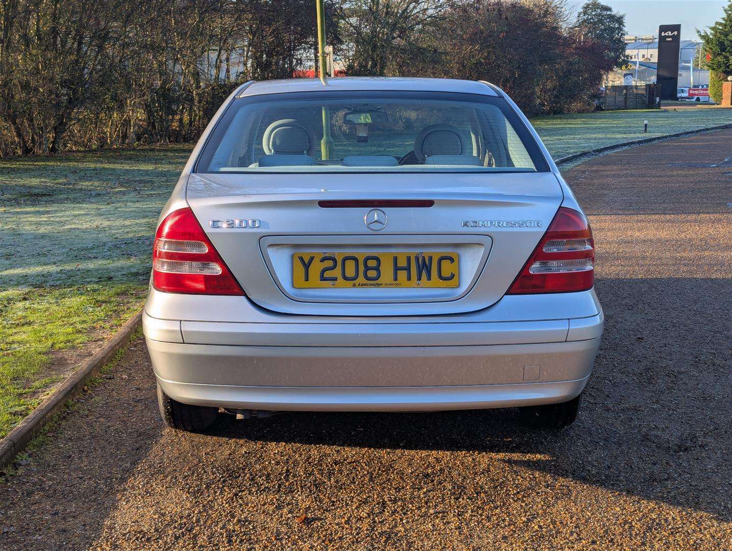 <p>2001 MERCEDES C200 KOMP. CLASSIC AUTO</p>