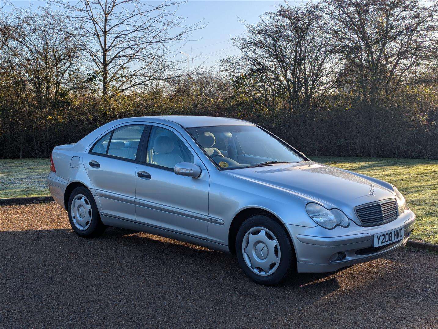 <p>2001 MERCEDES C200 KOMP. CLASSIC AUTO</p>