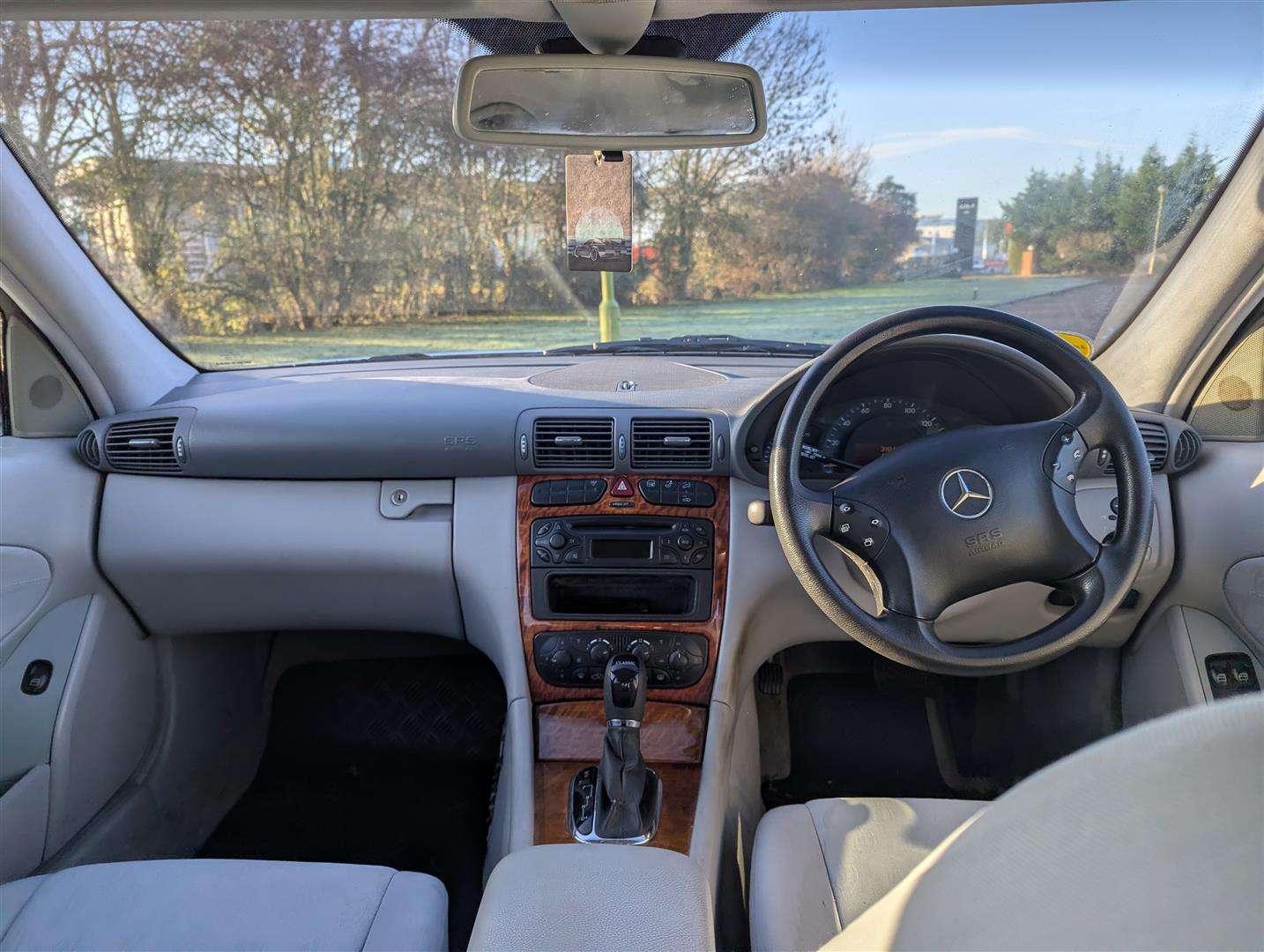 <p>2001 MERCEDES C200 KOMP. CLASSIC AUTO</p>