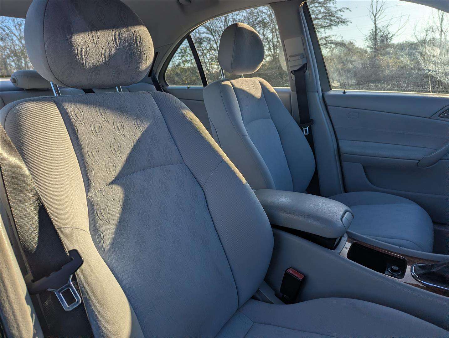 <p>2001 MERCEDES C200 KOMP. CLASSIC AUTO</p>