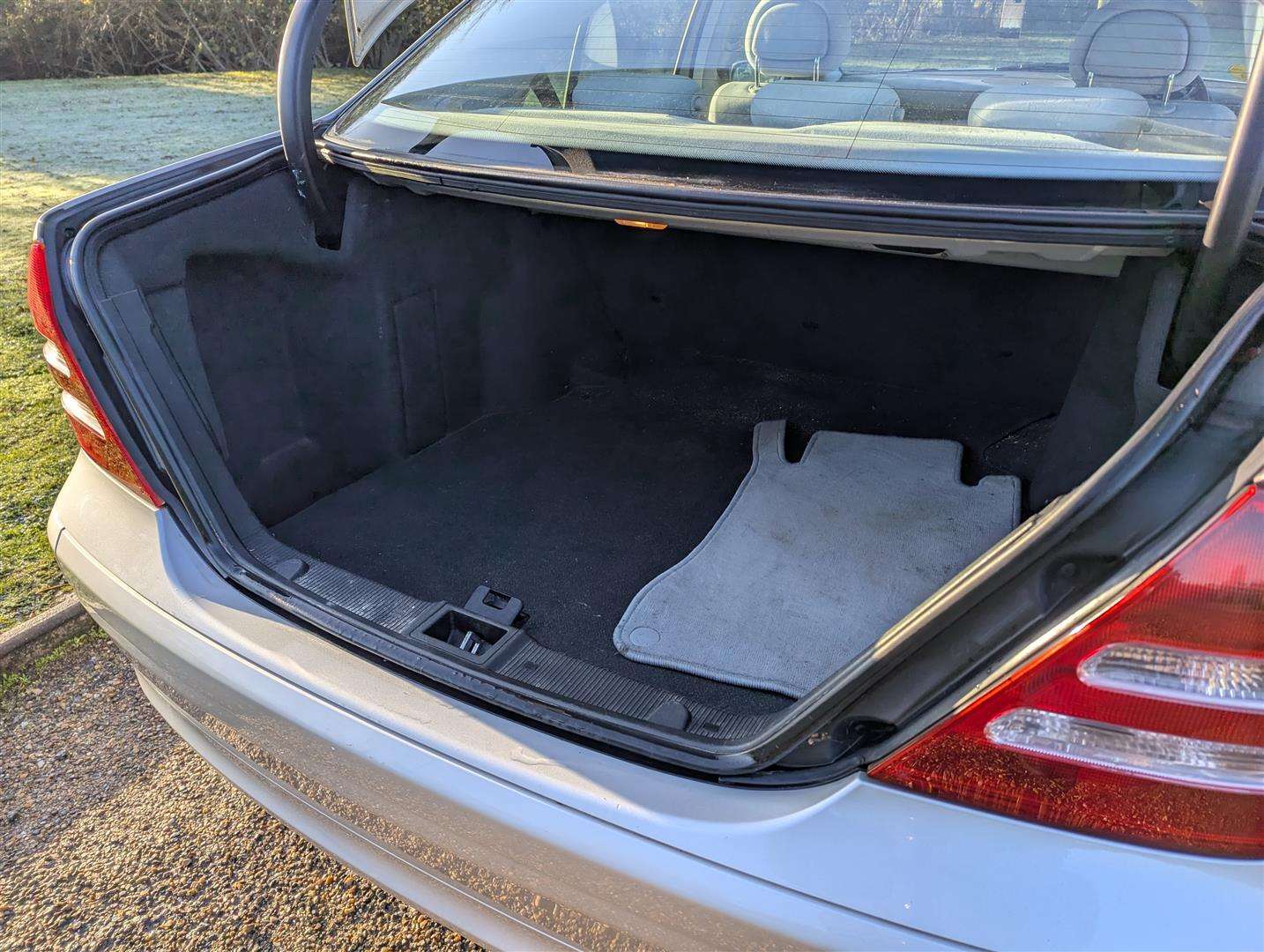 <p>2001 MERCEDES C200 KOMP. CLASSIC AUTO</p>