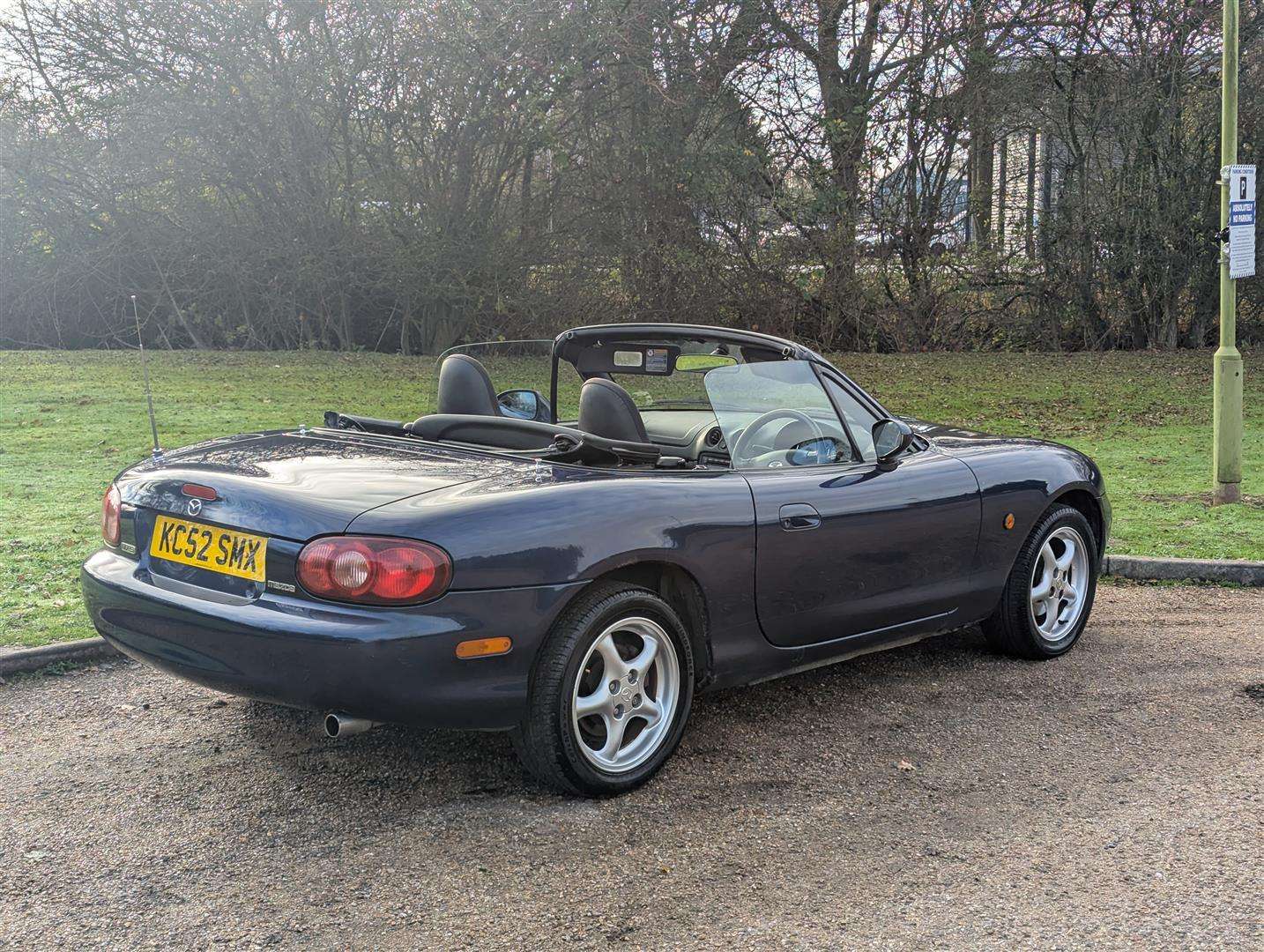 <p>2003 MAZDA MX-5</p>