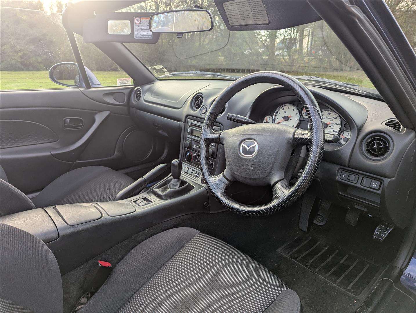 <p>2003 MAZDA MX-5</p>