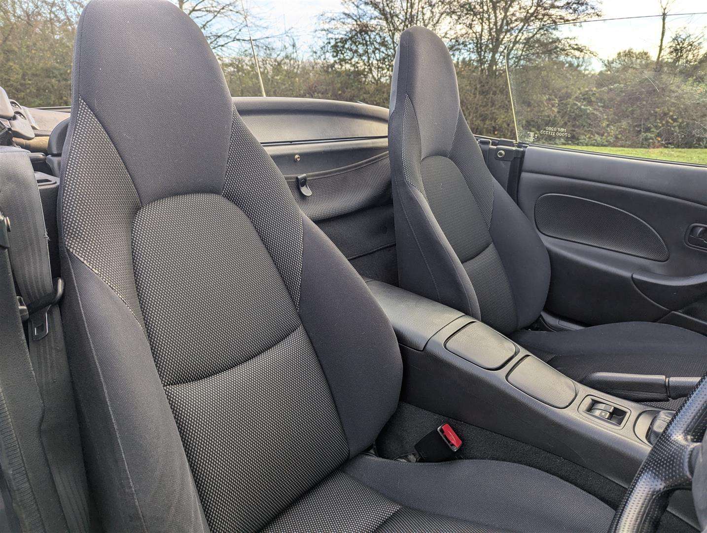 <p>2003 MAZDA MX-5</p>