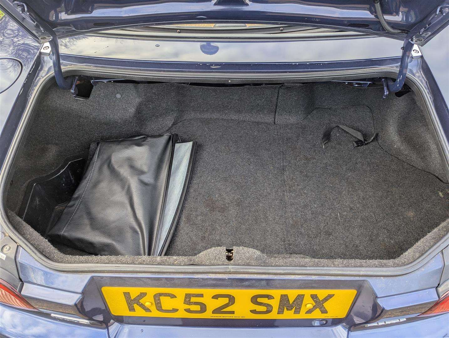 <p>2003 MAZDA MX-5</p>