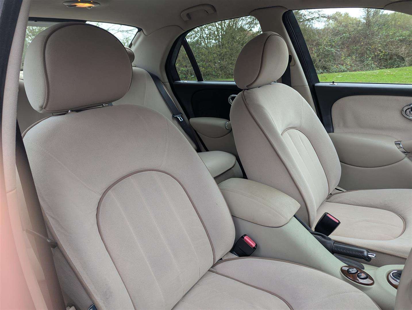 <p>2000 ROVER 75 CLASSIC SE AUTO</p>