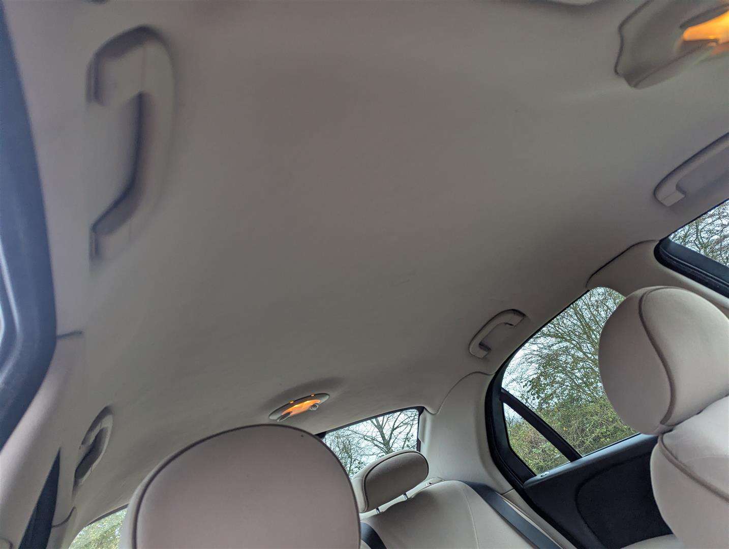 <p>2000 ROVER 75 CLASSIC SE AUTO</p>