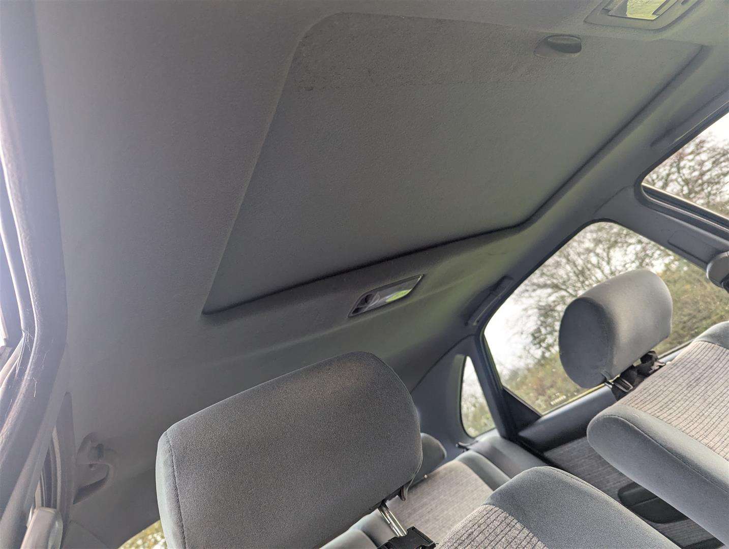 <p>1993 TOYOTA CARINA E GLI</p>