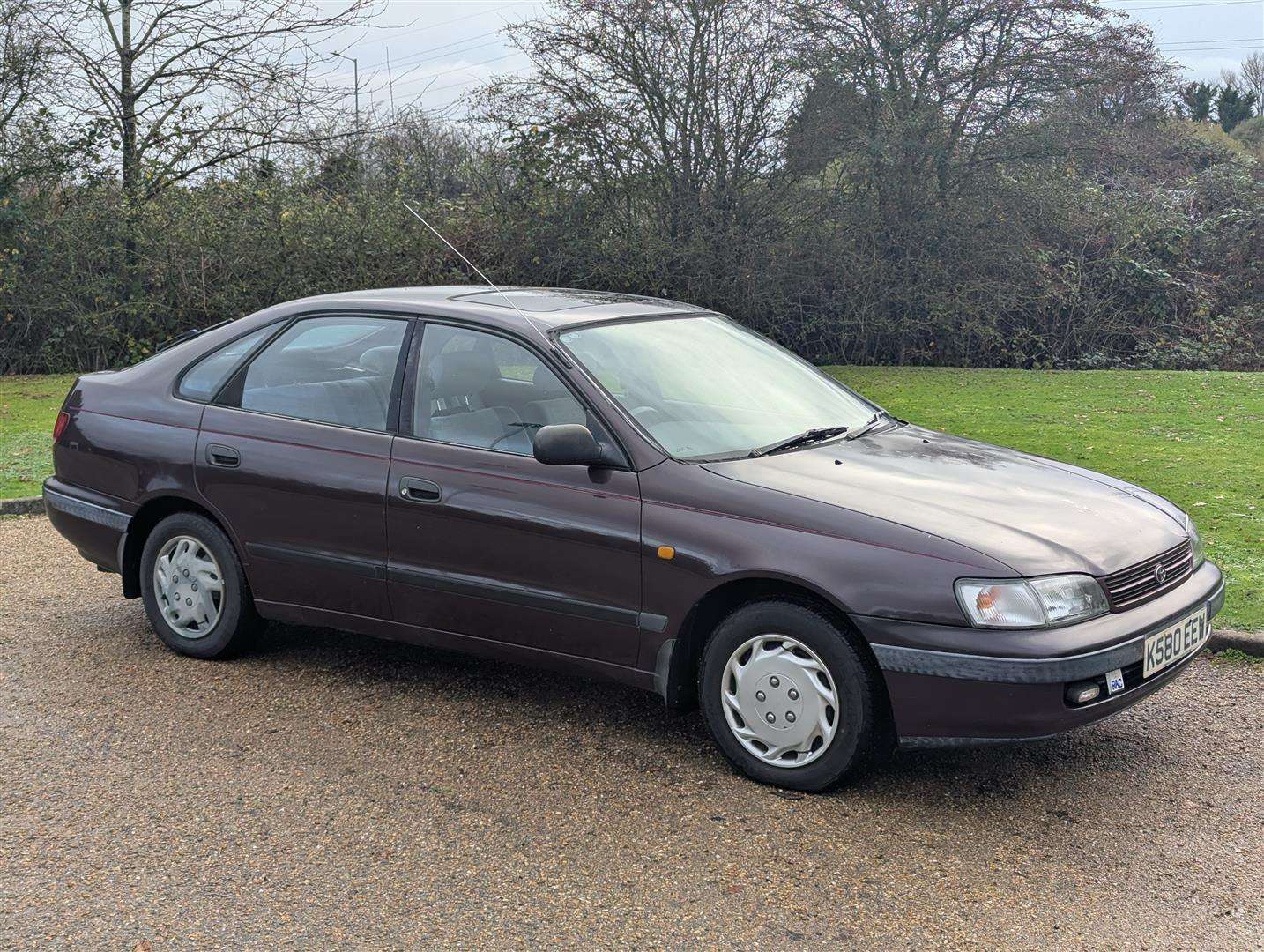 <p>1993 TOYOTA CARINA E GLI</p>
