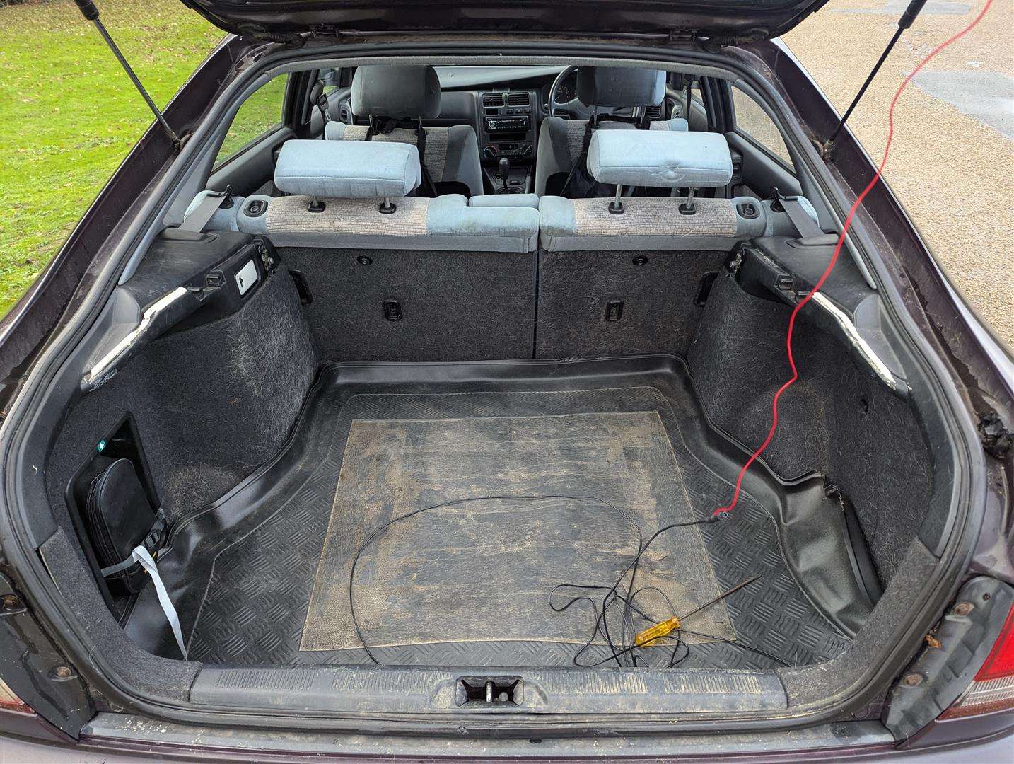 <p>1993 TOYOTA CARINA E GLI</p>