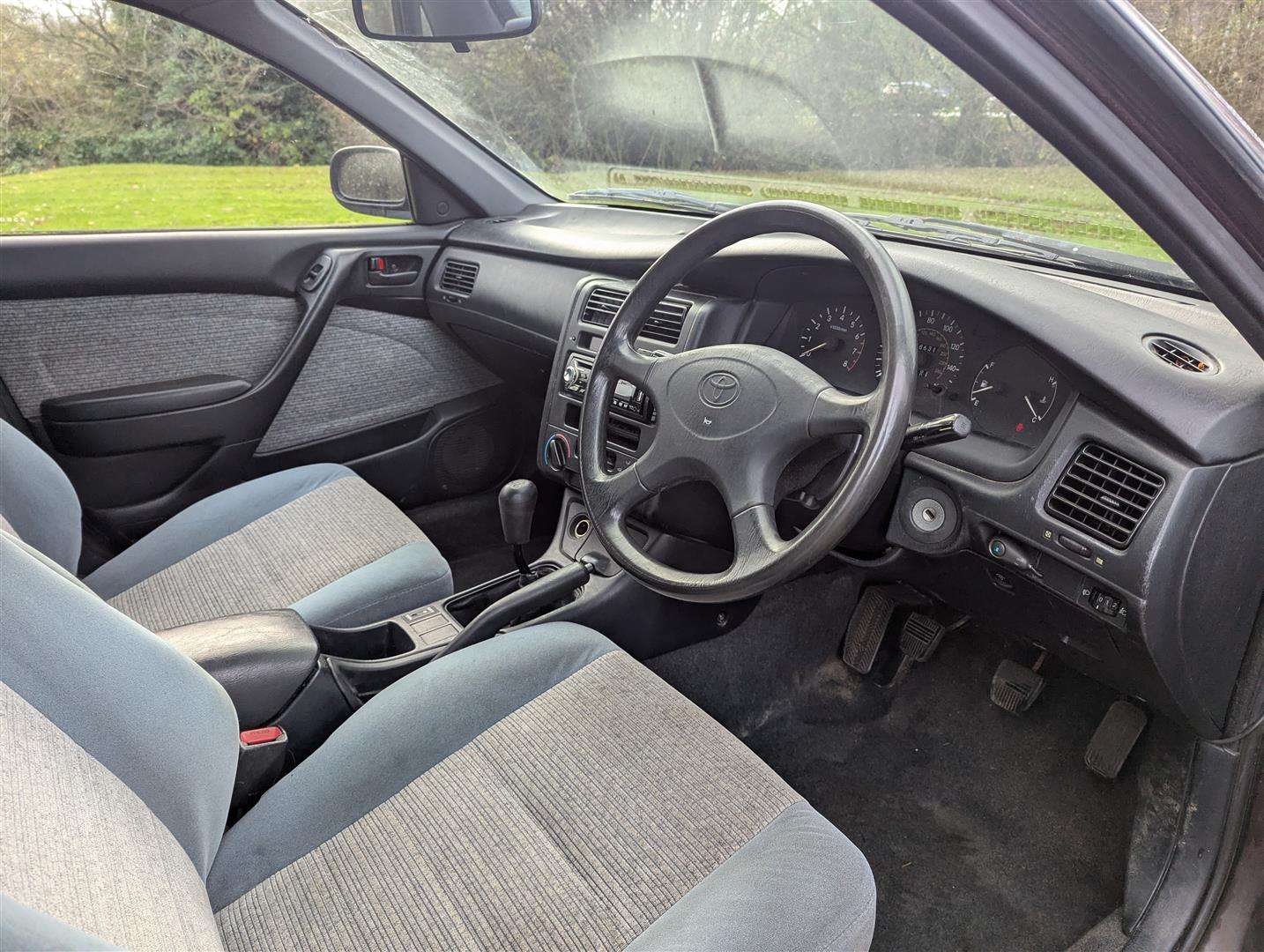 <p>1993 TOYOTA CARINA E GLI</p>