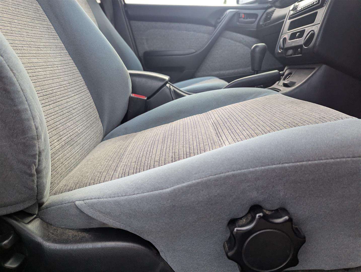 <p>1993 TOYOTA CARINA E GLI</p>