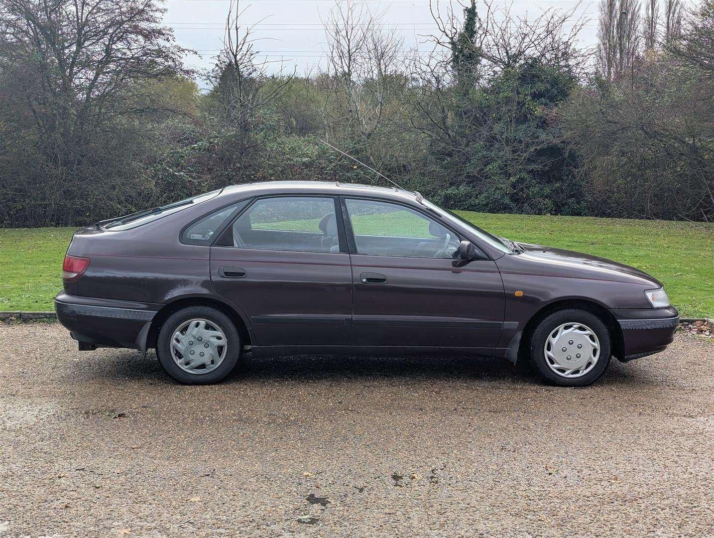 <p>1993 TOYOTA CARINA E GLI</p>