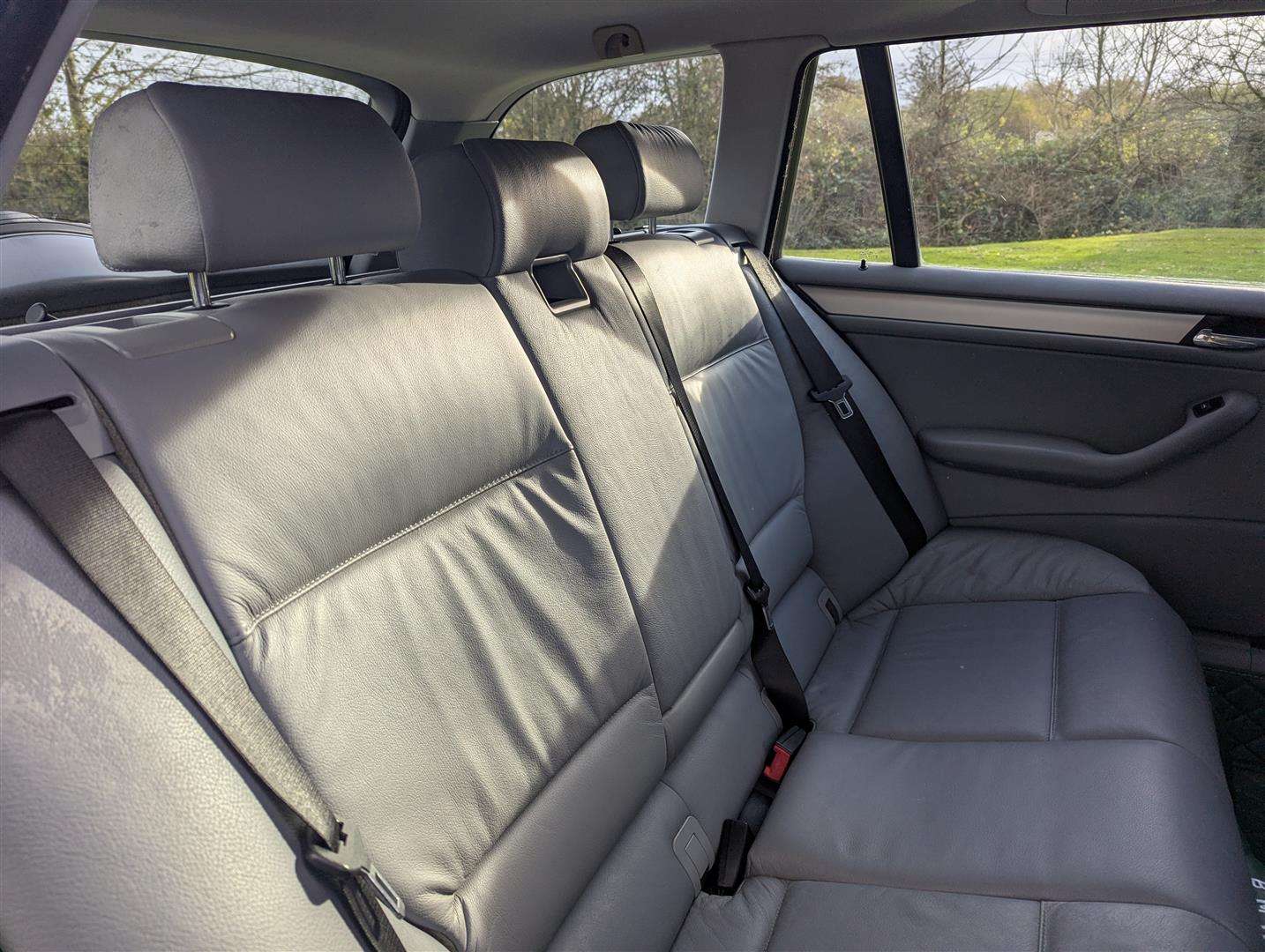 <p>2003 BMW 318I SE TOURING AUTO</p>