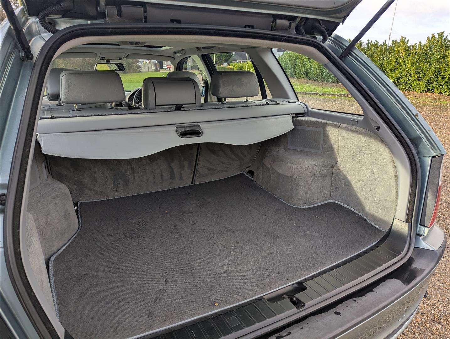 <p>2003 BMW 318I SE TOURING AUTO</p>