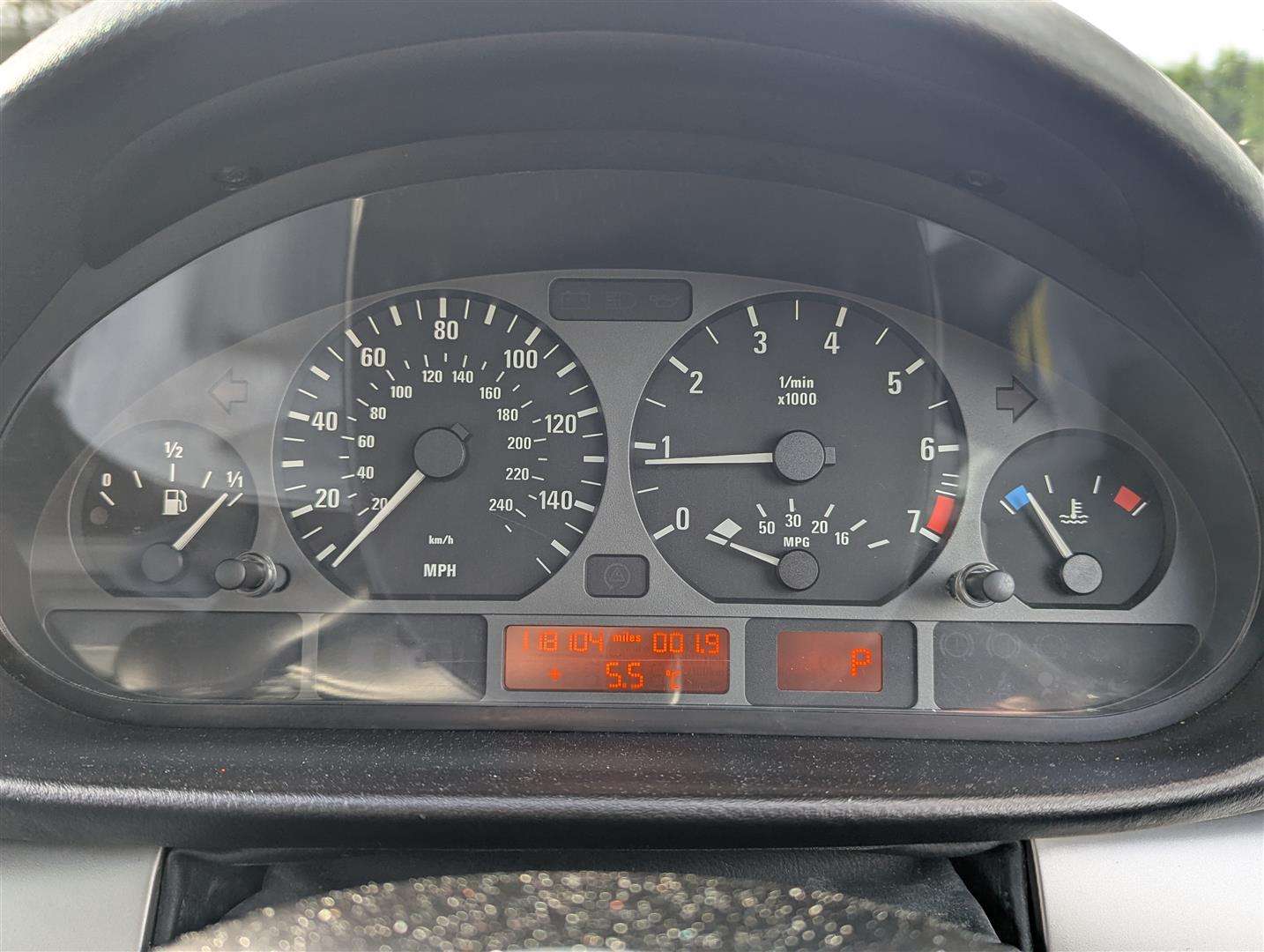 <p>2003 BMW 318I SE TOURING AUTO</p>