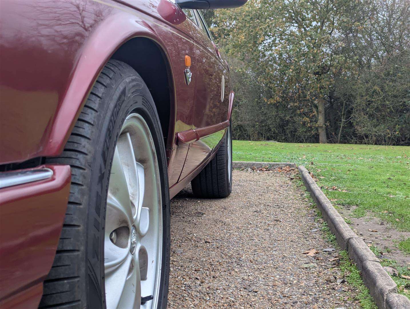 <p>2000 JAGUAR XJ8 AUTO</p>