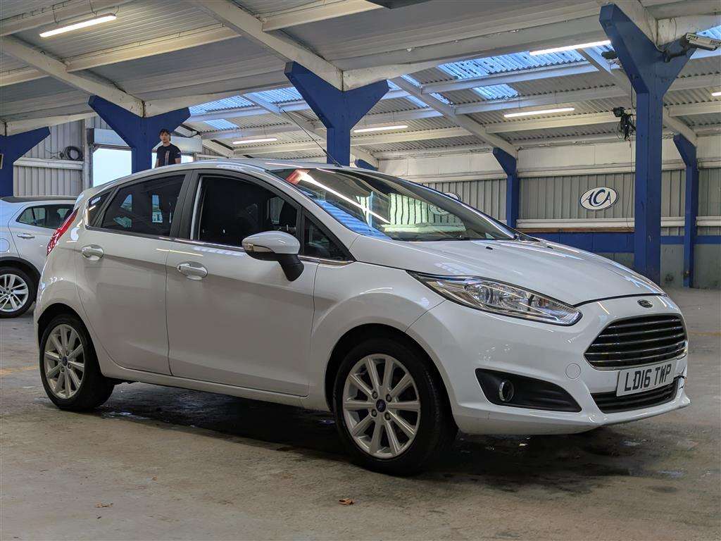 <p>2016 FORD FIESTA TITANIUM AUTO</p>