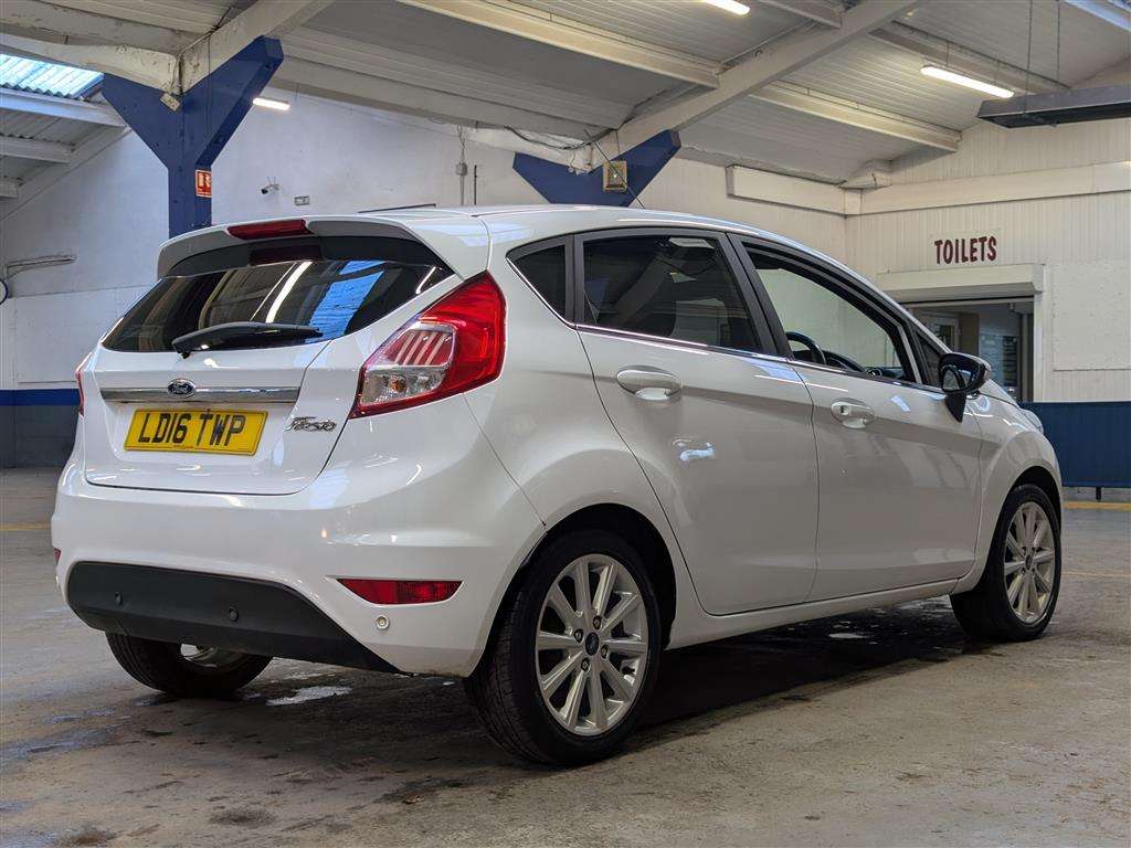 <p>2016 FORD FIESTA TITANIUM AUTO</p>
