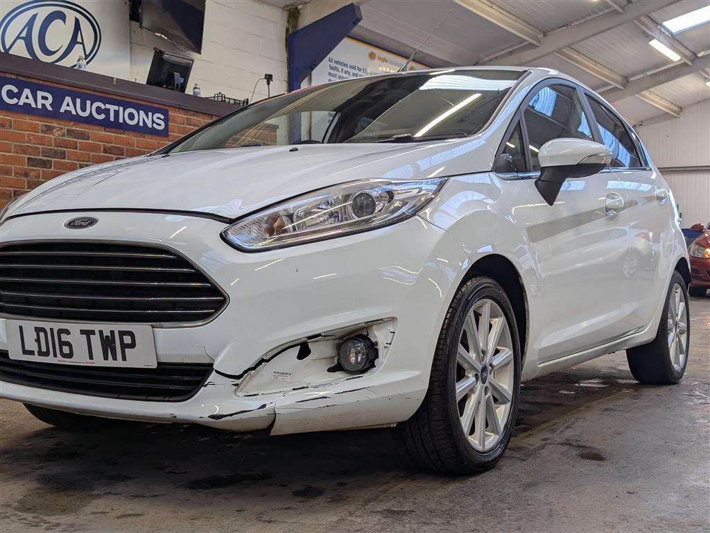 <p>2016 FORD FIESTA TITANIUM AUTO</p>